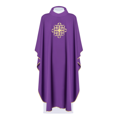 Ornat brodat cu semnul crucii
