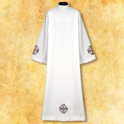 Alba brodata cu crucea Ierusalimului