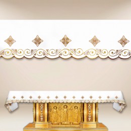 Fata de altar cu semnul crucii