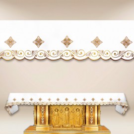 Fata de altar cu semnul crucii